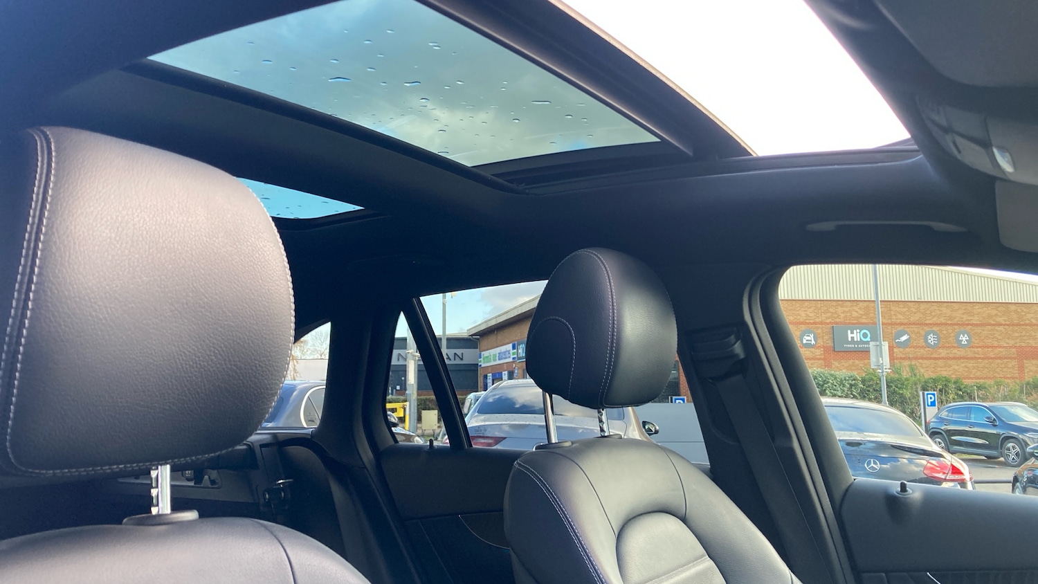 Used Mercedes-Benz GLC 2019 for sale - 76343881: Photo 35