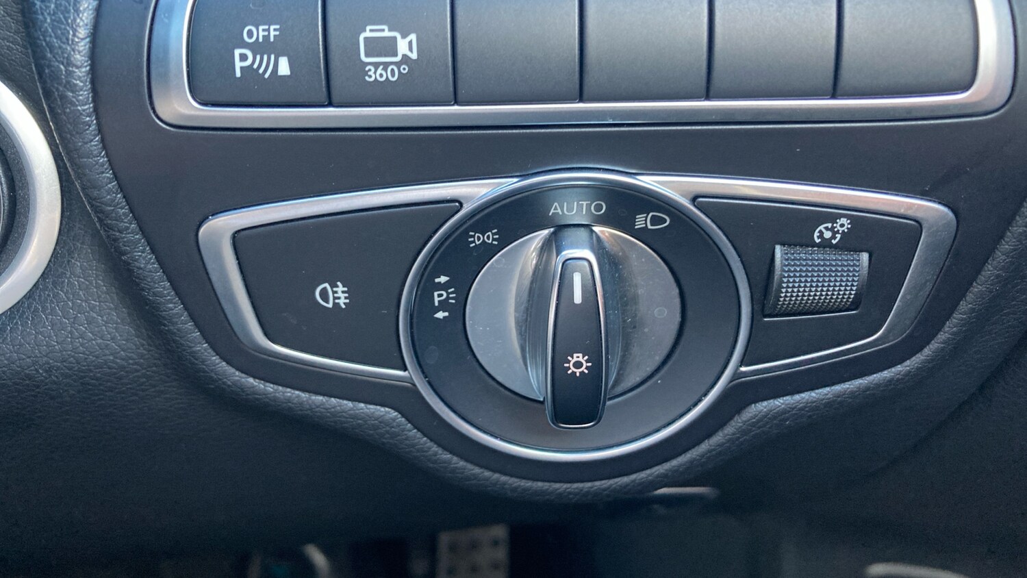 Used Mercedes-Benz GLC 2019 for sale - 76343881: Photo 40