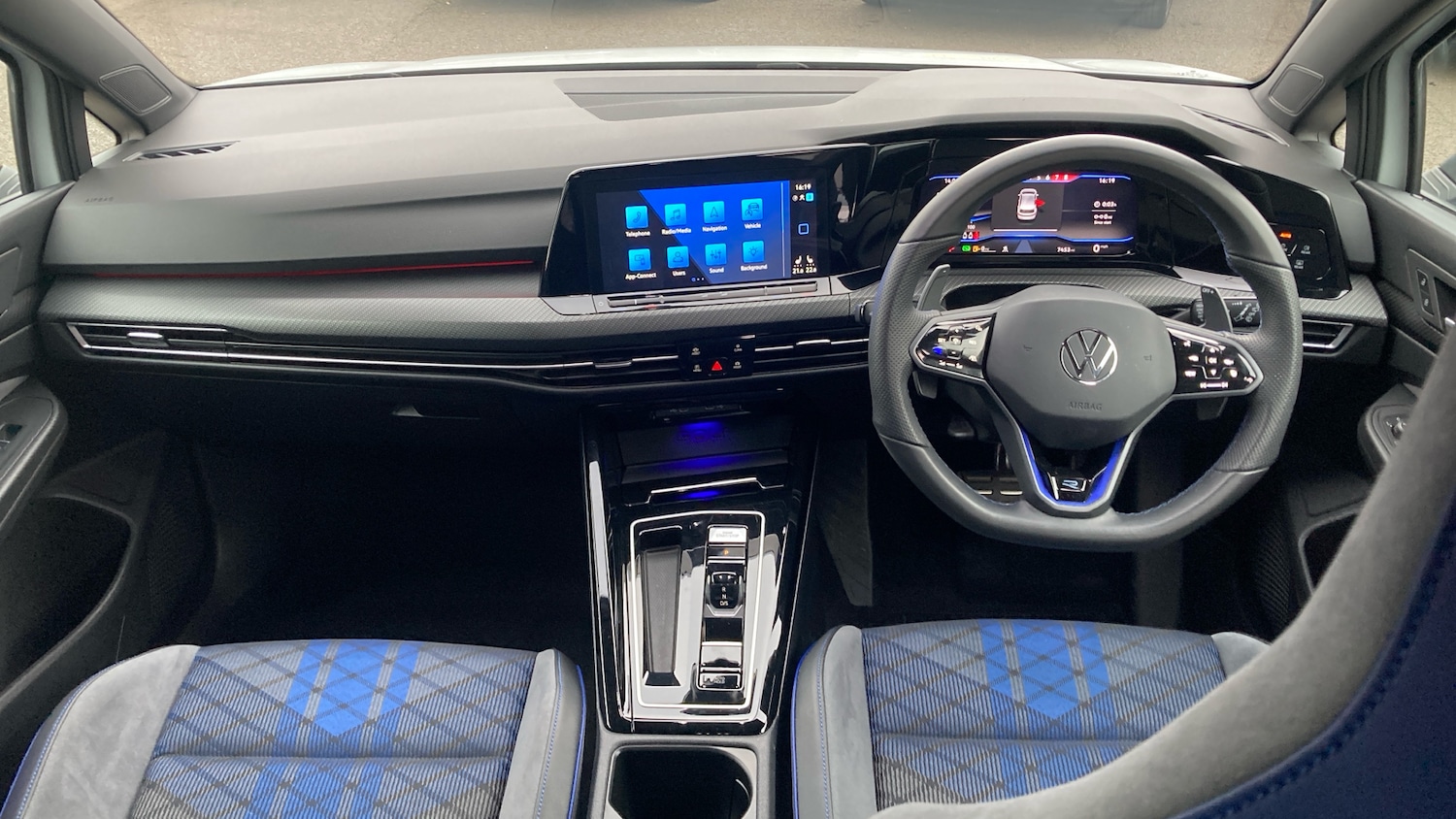 Used Volkswagen Golf 2024 for sale - 76332040: Photo 10