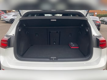 Used Volkswagen Golf 2024 for sale - 76332040: Photo