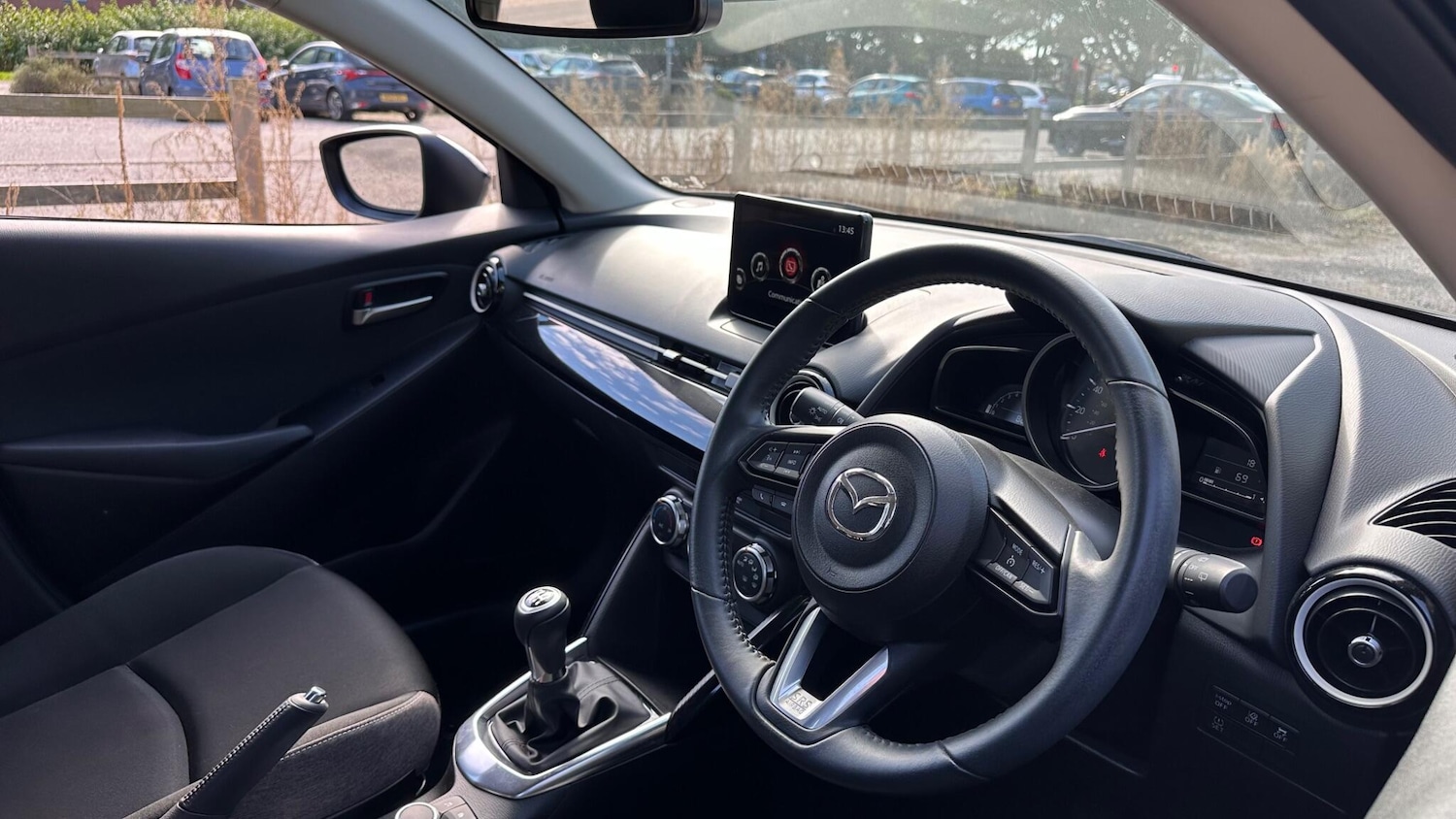 Used Mazda Mazda2 2023 for sale - 76675773: Photo 2