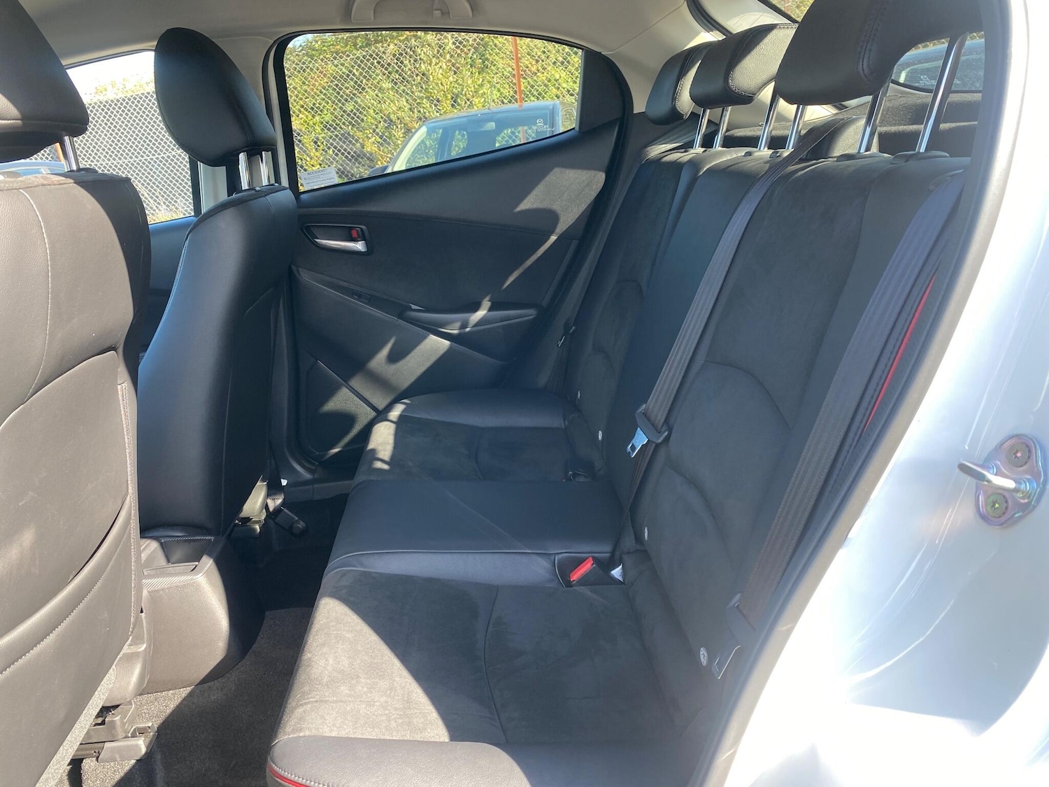 Used Mazda Mazda2 2023 for sale - 76676045: Photo 16