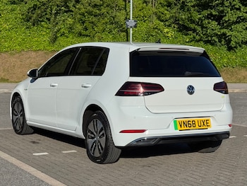 Used Volkswagen Golf 2018 for sale - 79216619: Photo