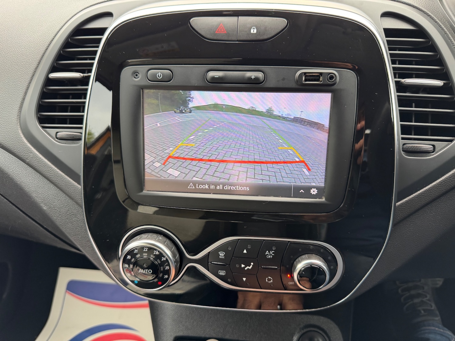 Used Renault Captur 2018 for sale - 77208604: Photo 10