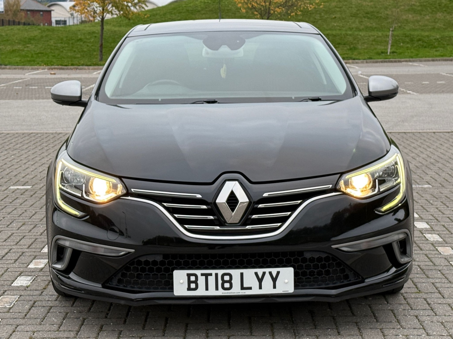 Used Renault Megane 2018 for sale - 76196162: Photo 2