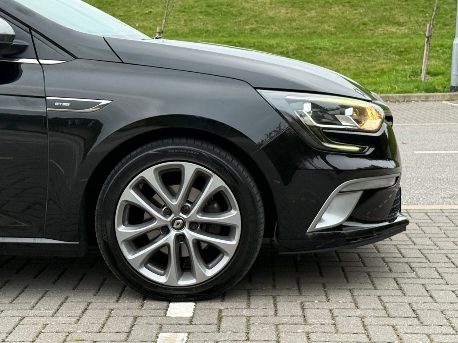 Used Renault Megane 2018 for sale - 76196162: Photo 44