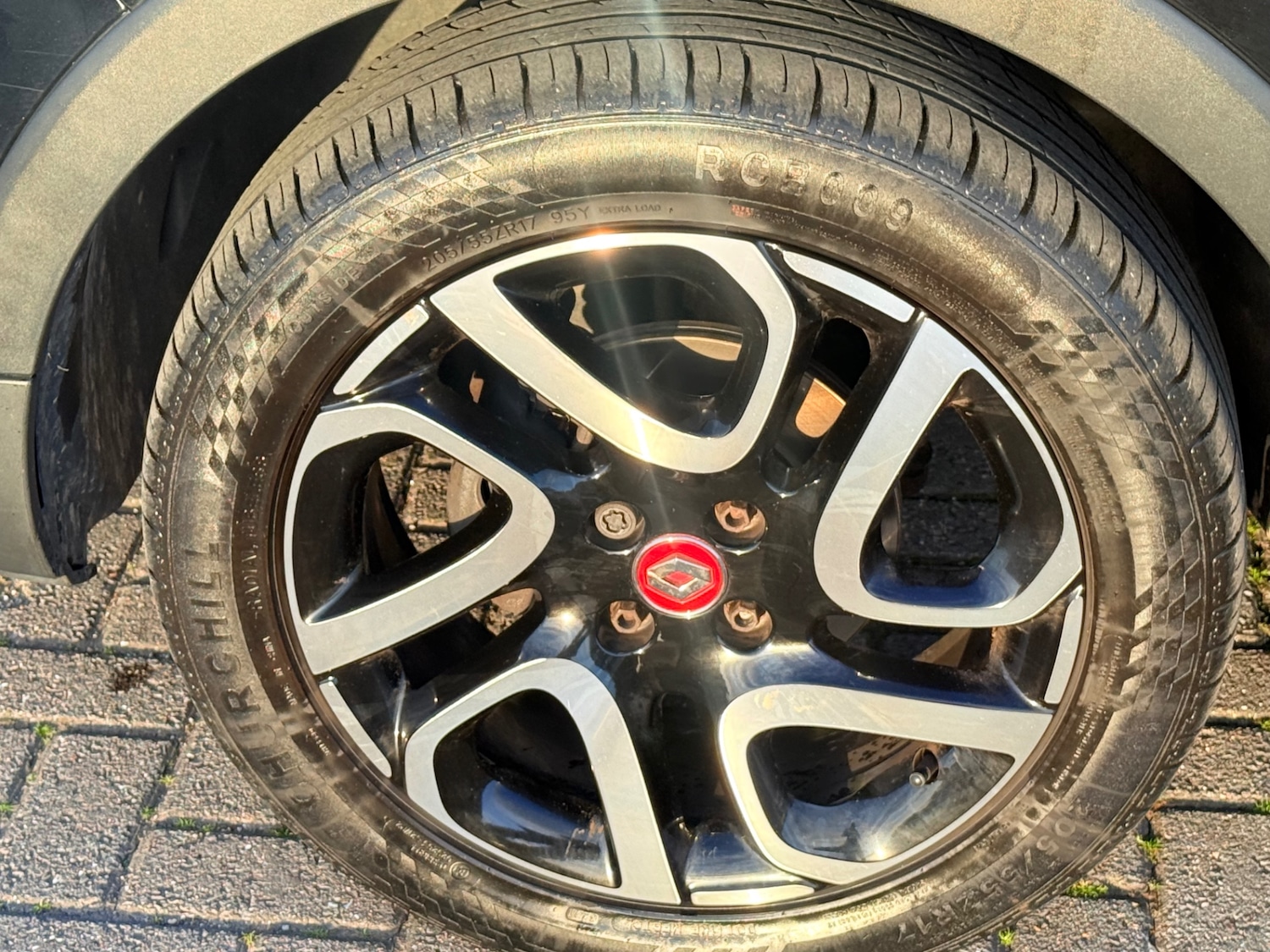 Used Renault Captur 2017 for sale - 78061549: Photo 2