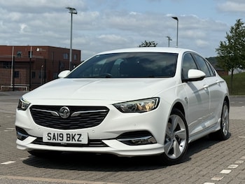 2019 (19) - 2.0 Turbo D SRi Vx-line Nav 5dr