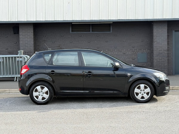 Used Kia Ceed 2010 for sale - 76193261: Photo 26