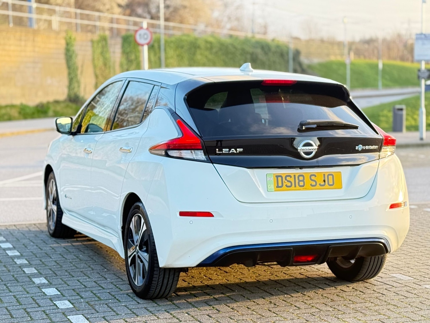 Used Nissan Leaf 2018 for sale - 77717849: Photo 4