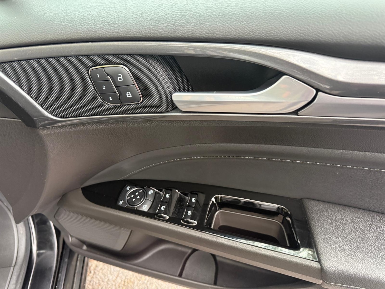 Used Ford Mondeo 2020 for sale - 76196267: Photo 42