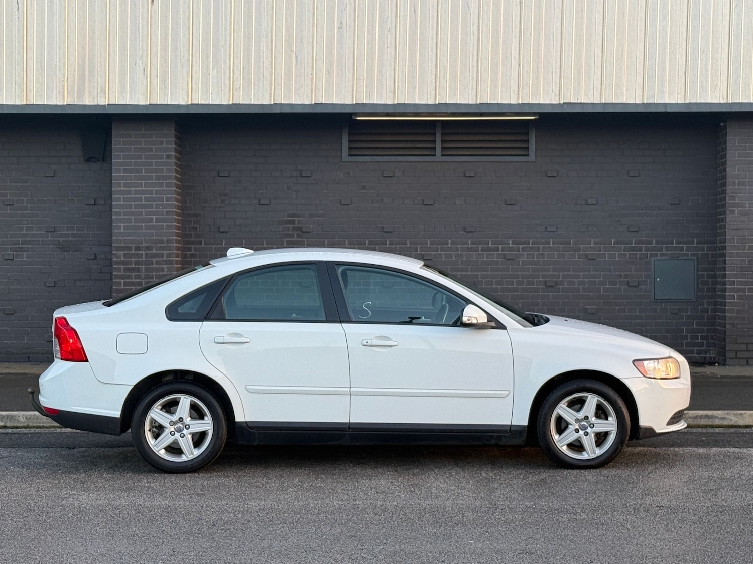 Used Volvo S40 2010 for sale - 76980099: Photo 7