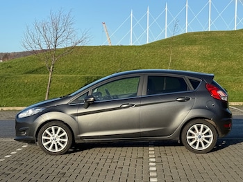 Used Ford Fiesta 2016 for sale - 76979940: Photo