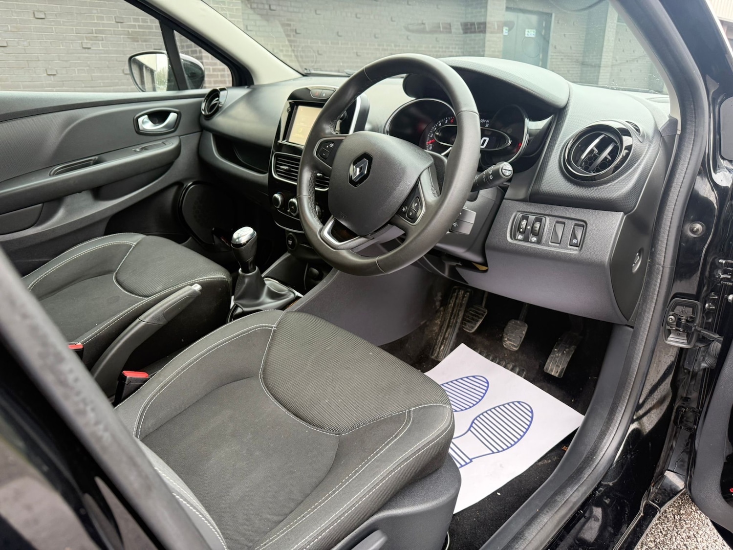 Used Renault Clio 2018 for sale - 77431346: Photo 13