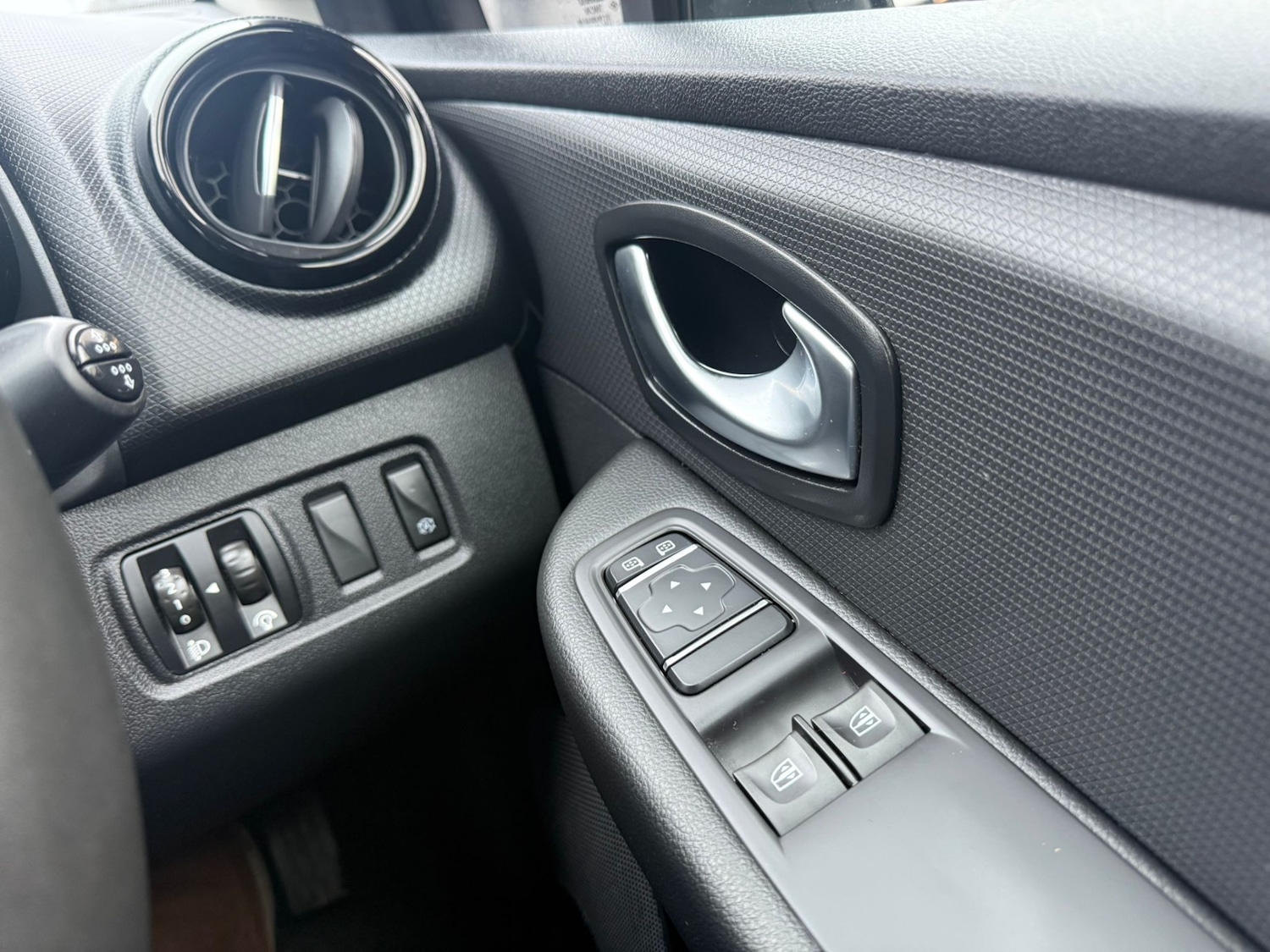 Used Renault Clio 2018 for sale - 77431346: Photo 16