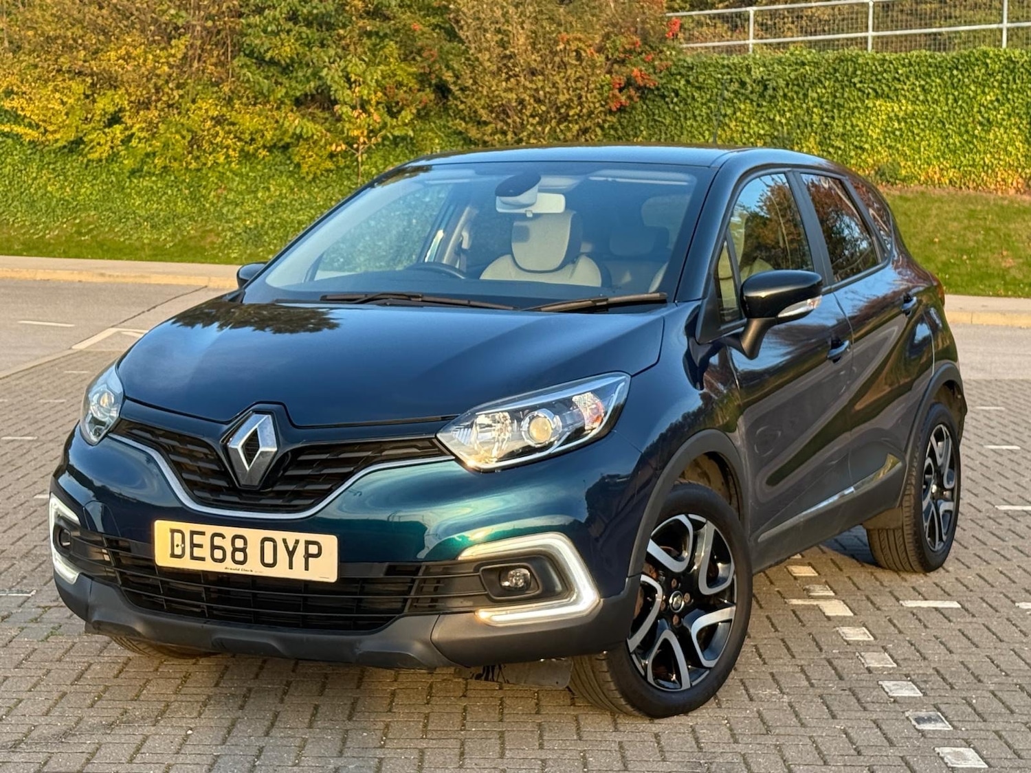 Used Renault Captur 2018 for sale - 76252714: Photo 1