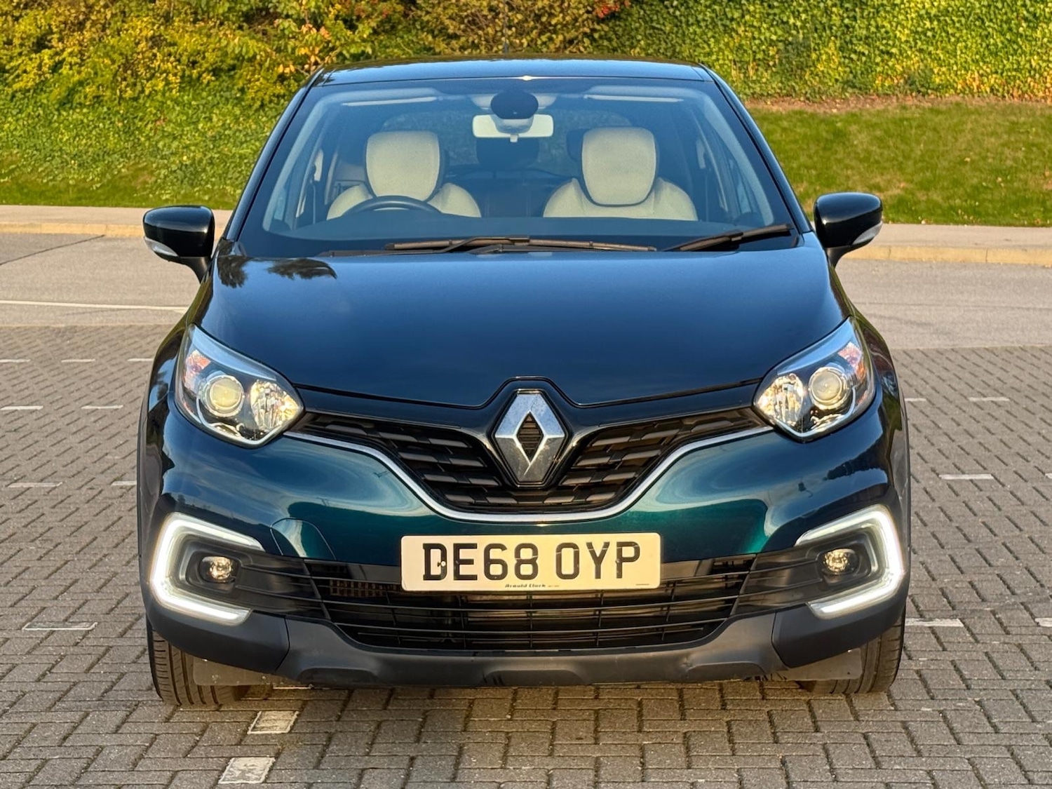 Used Renault Captur 2018 for sale - 76252714: Photo 2