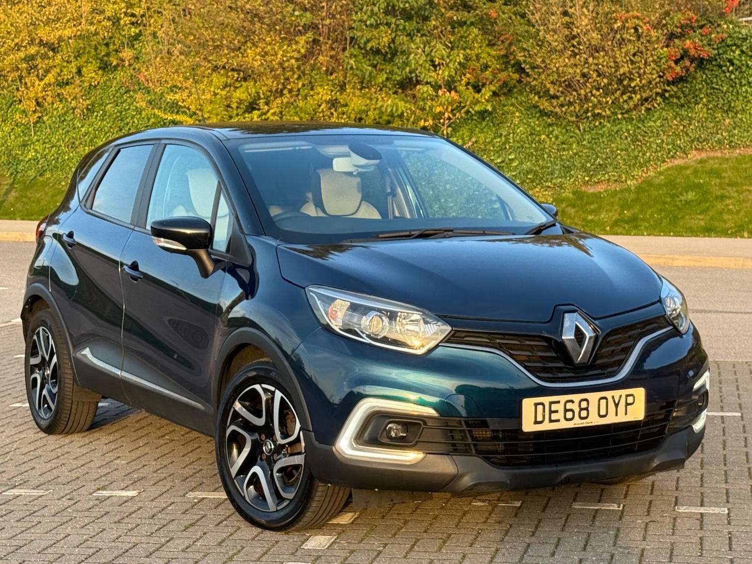 Used Renault Captur 2018 for sale - 76252714: Photo 3