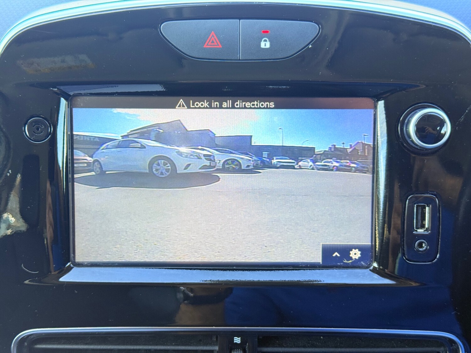 Used Renault Clio 2016 for sale - 78144439: Photo 29