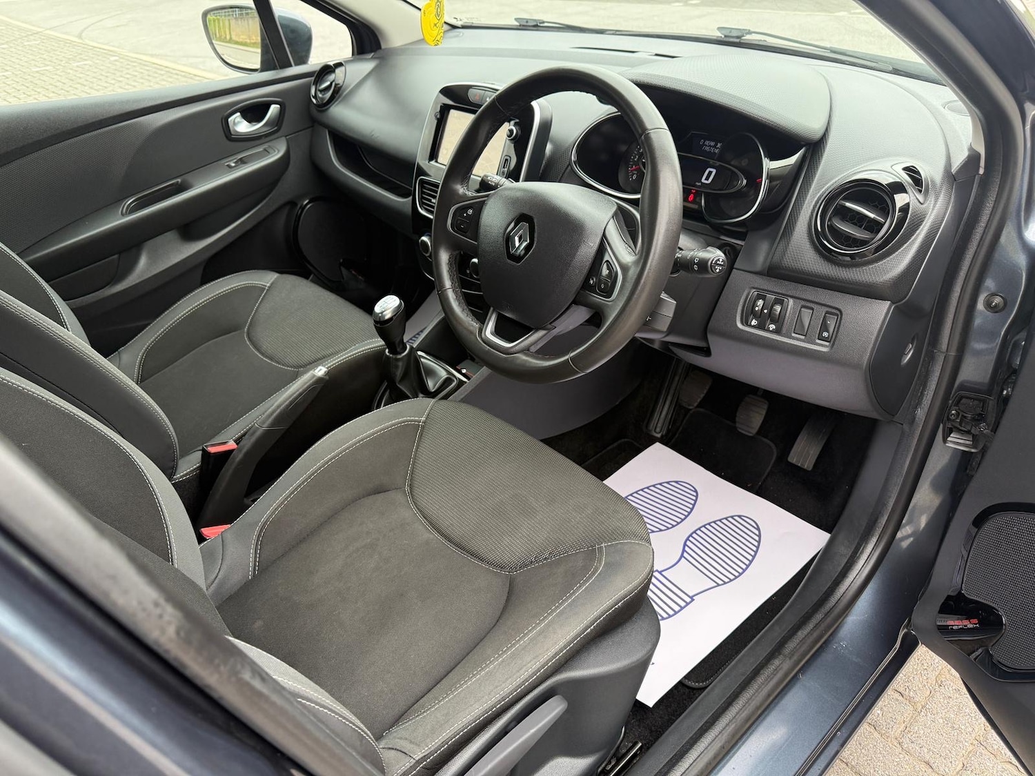 Used Renault Clio 2017 for sale - 77296899: Photo 11