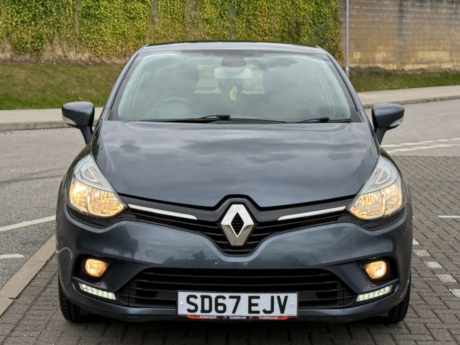 Used Renault Clio 2017 for sale - 77296899: Photo 2