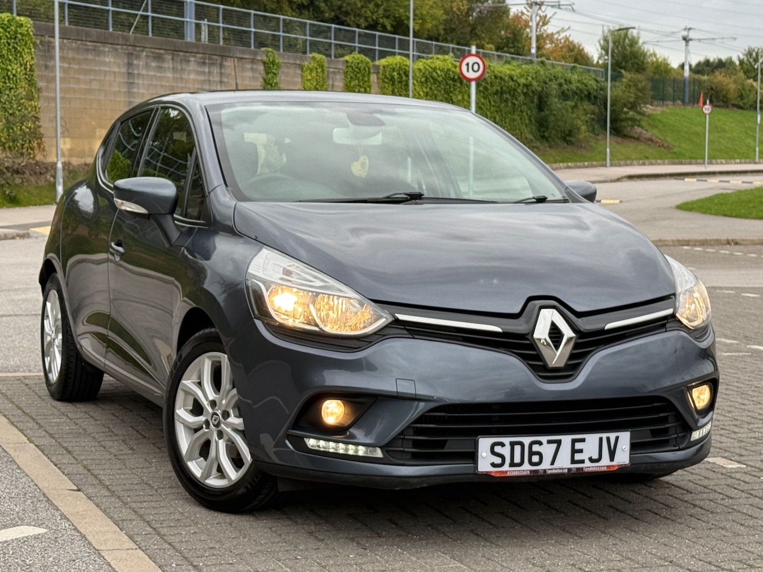 Used Renault Clio 2017 for sale - 77296899: Photo 3
