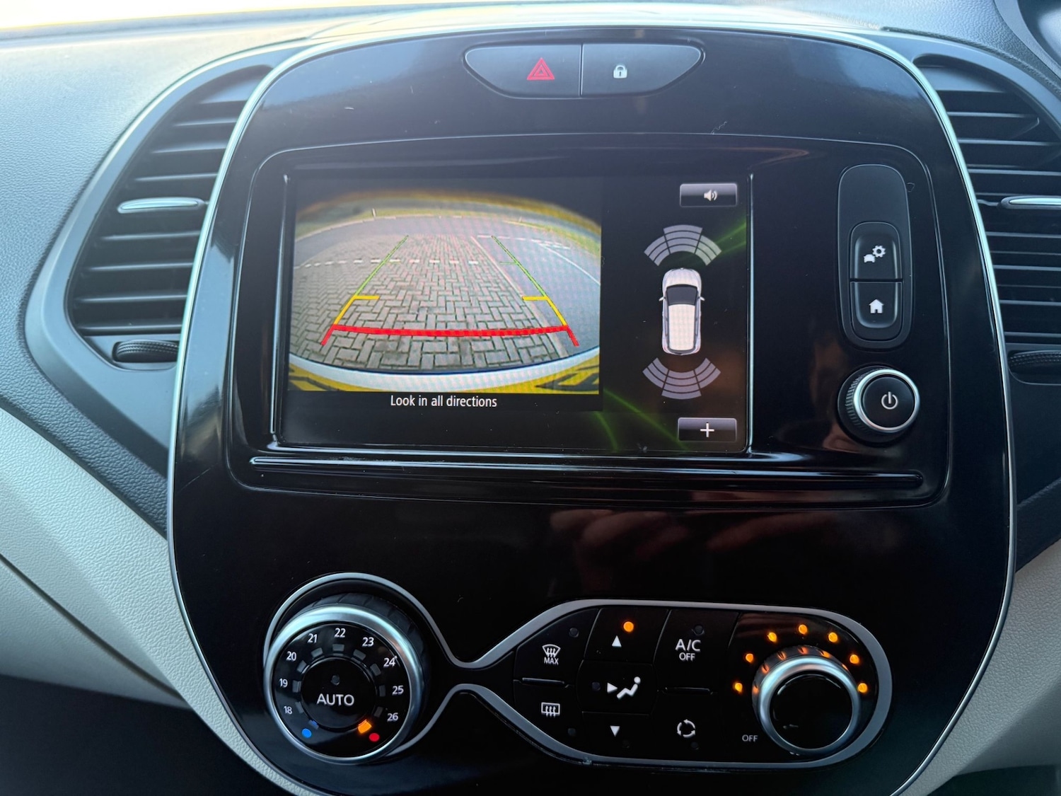 Used Renault Captur 2017 for sale - 77803705: Photo 10