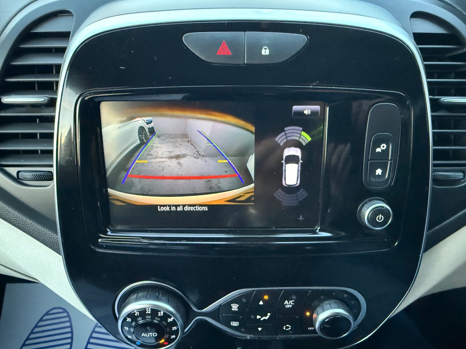 Used Renault Captur 2017 for sale - 77803705: Photo 11