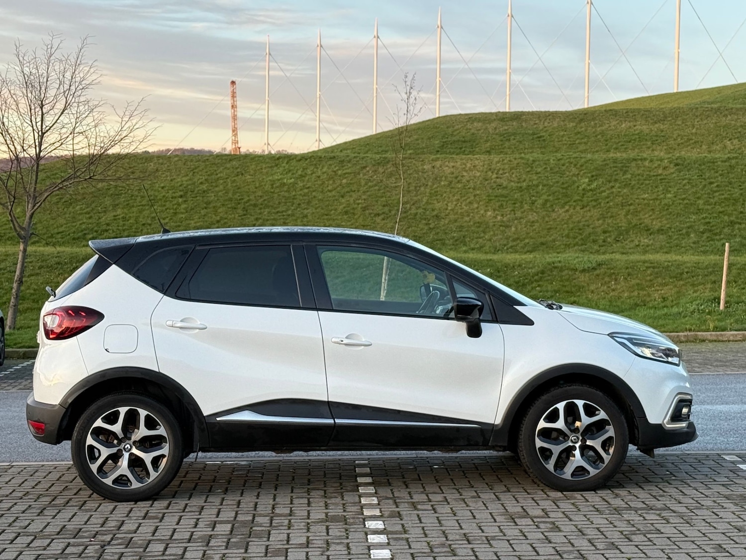 Used Renault Captur 2017 for sale - 77803705: Photo 2