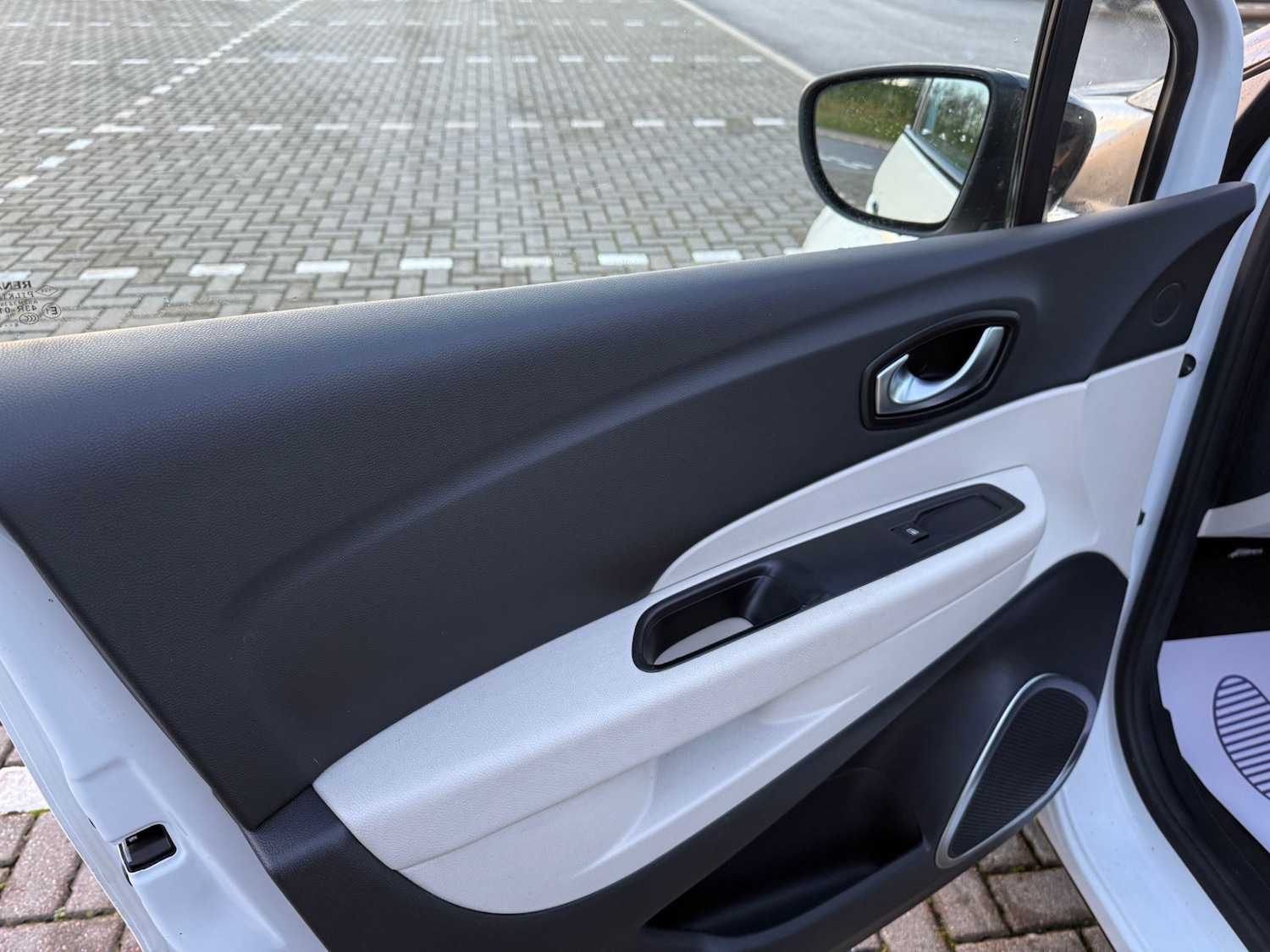 Used Renault Captur 2017 for sale - 77803705: Photo 27