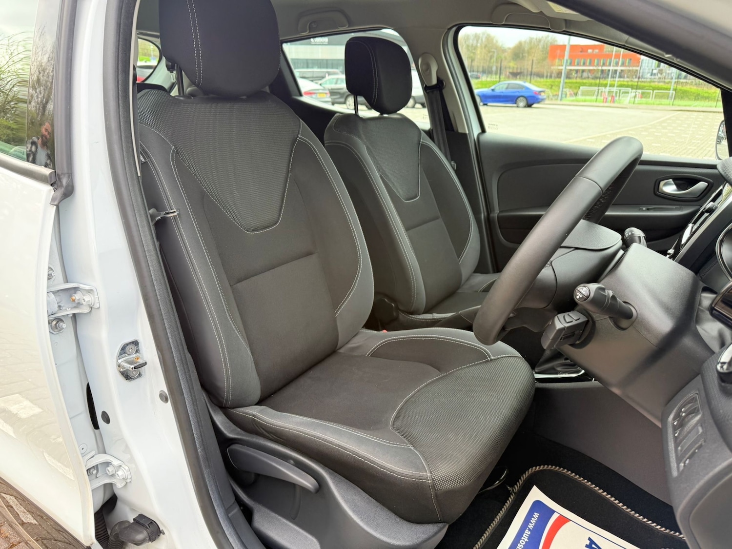 Used Renault Clio 2018 for sale - 77984076: Photo 17