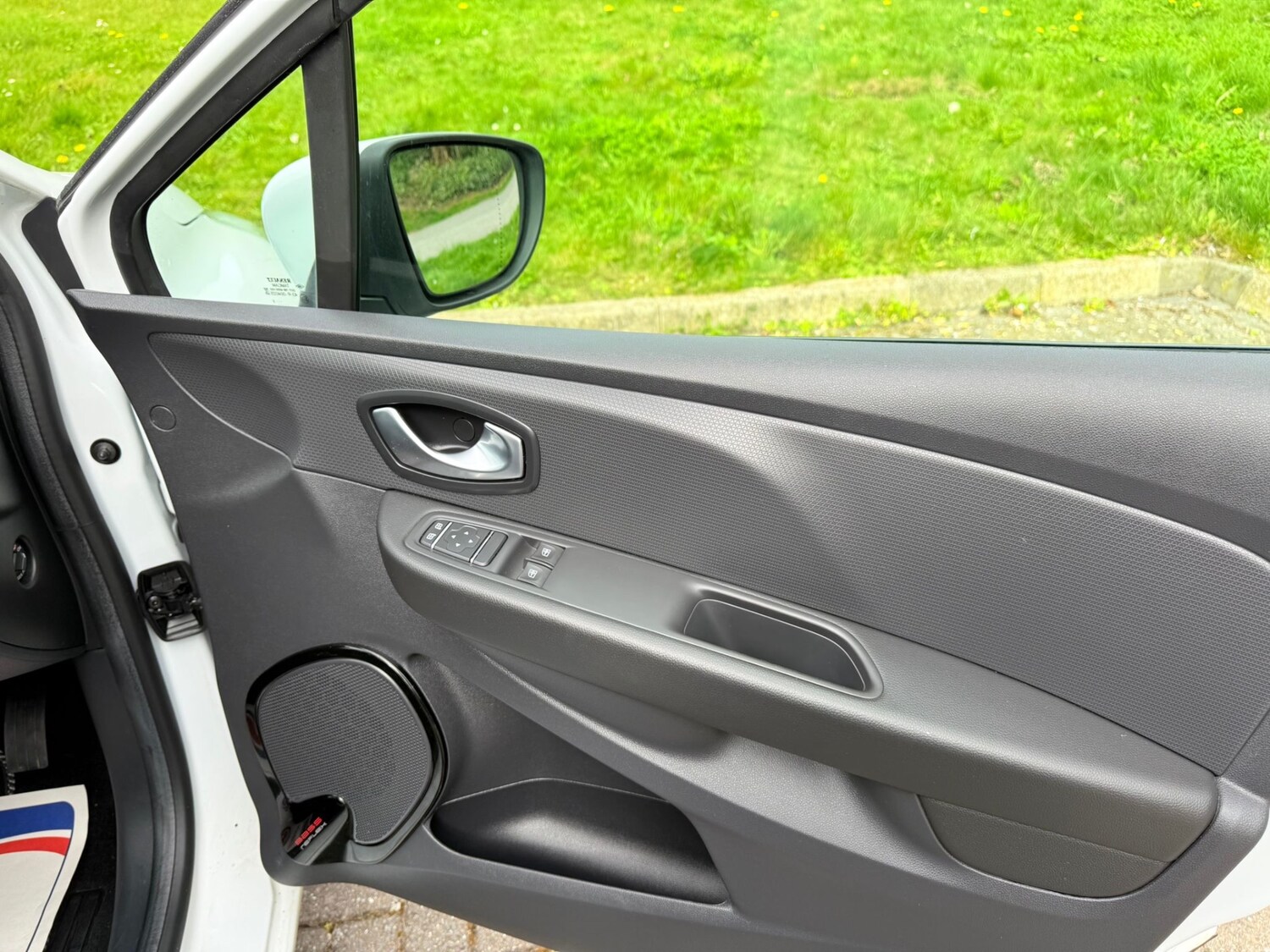 Used Renault Clio 2018 for sale - 77984076: Photo 30