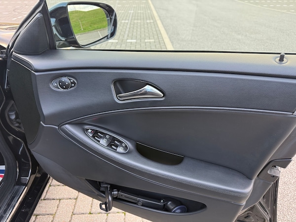 Used Mercedes-Benz CLS 2009 for sale - 76101945: Photo 14