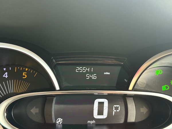 Used Renault Clio 2016 for sale - 76330837: Photo 10
