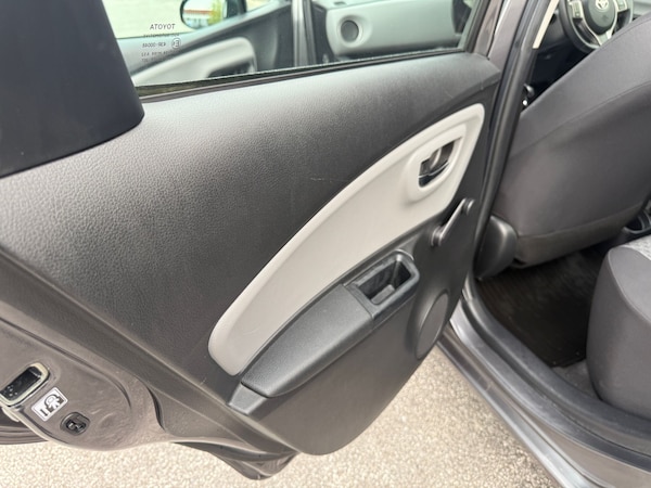 Used Toyota Yaris 2014 for sale - 76319676: Photo 29