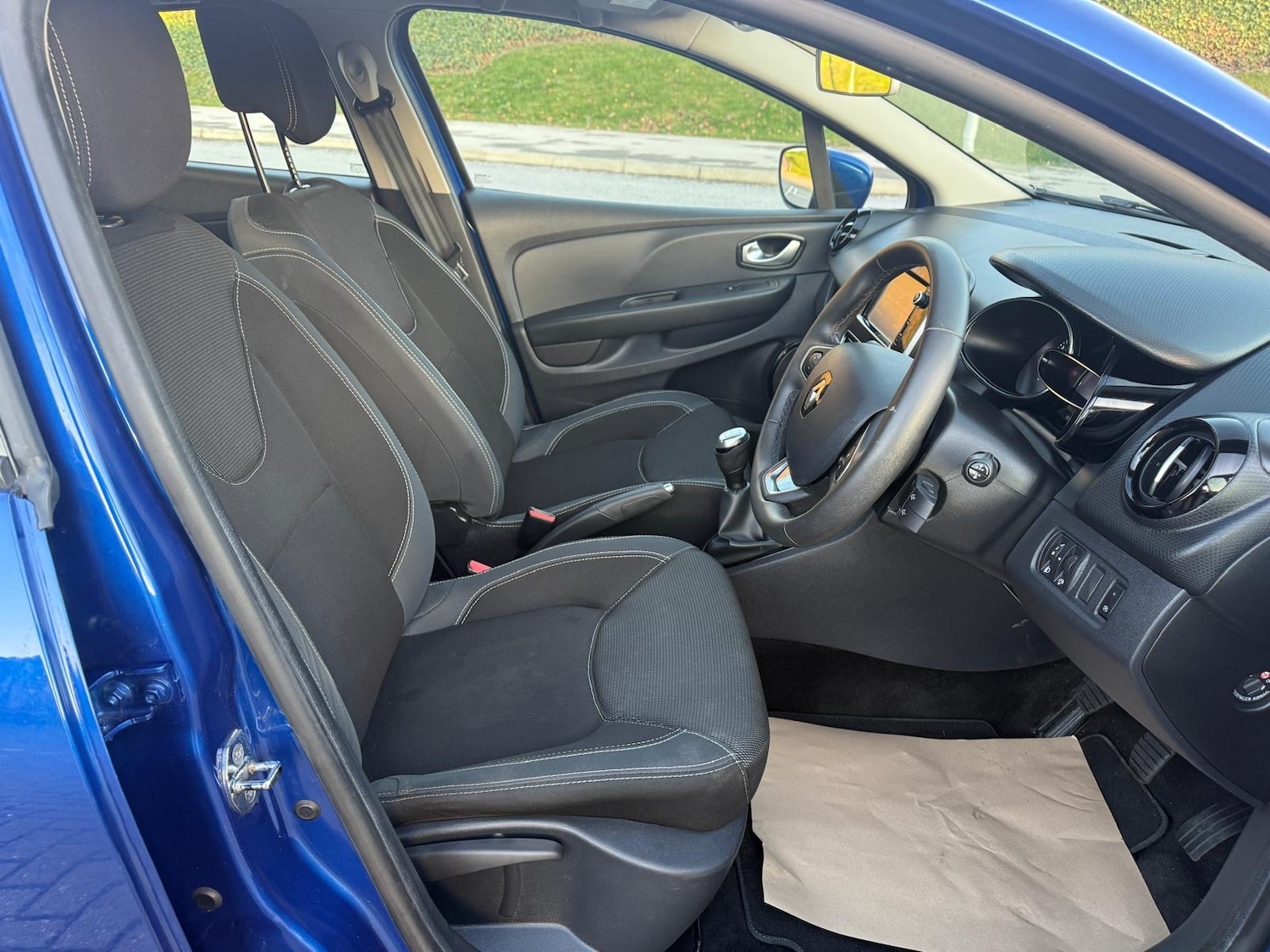 Used Renault Clio 2017 for sale - 76626743: Photo 15