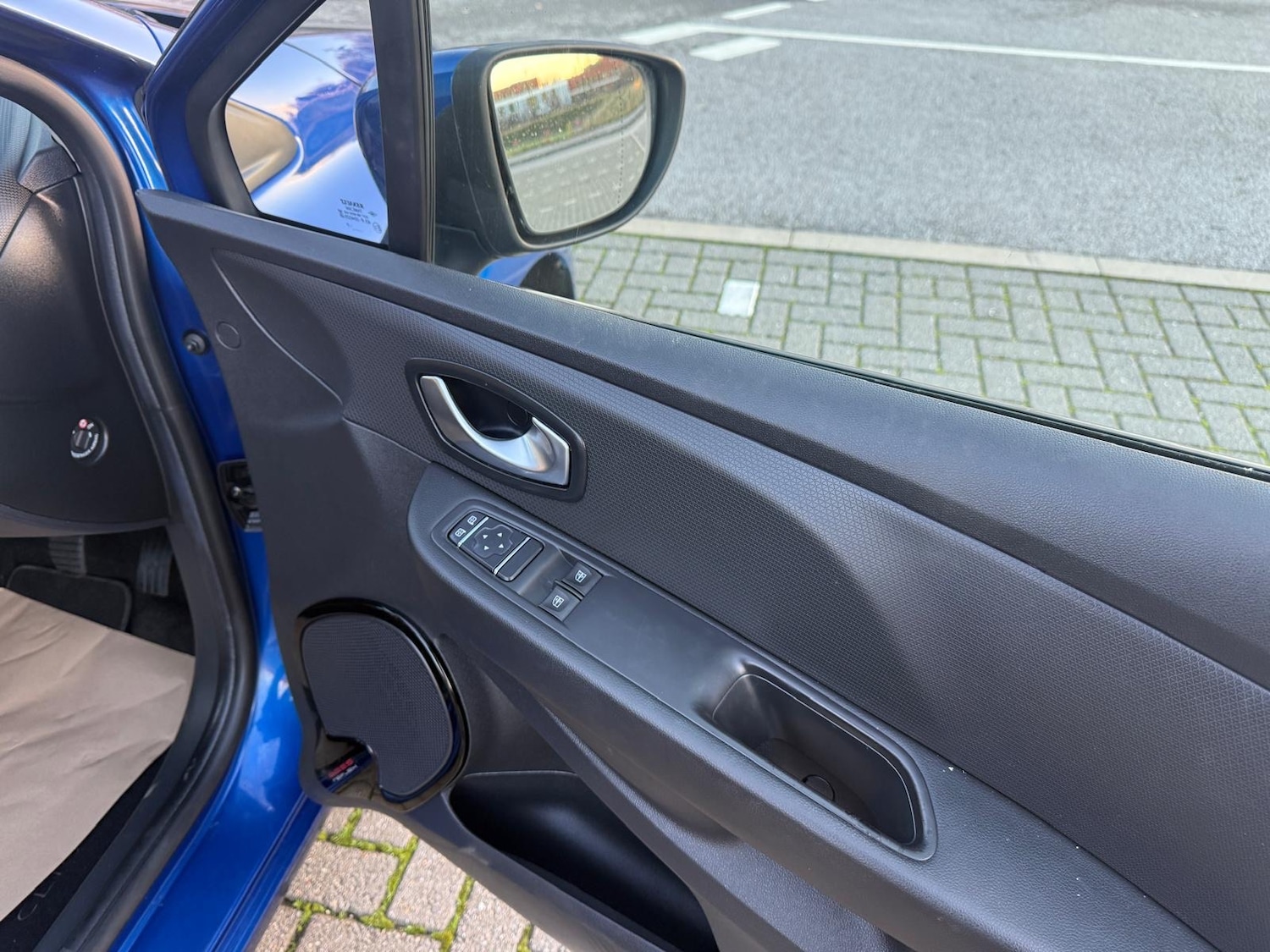 Used Renault Clio 2017 for sale - 76626743: Photo 18