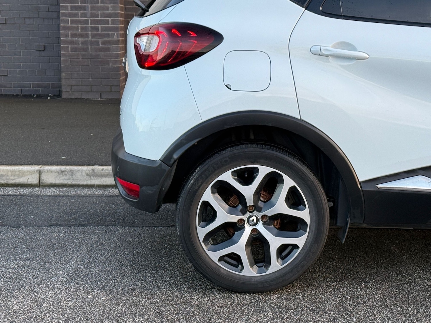 Used Renault Captur 2017 for sale - 76906108: Photo 32