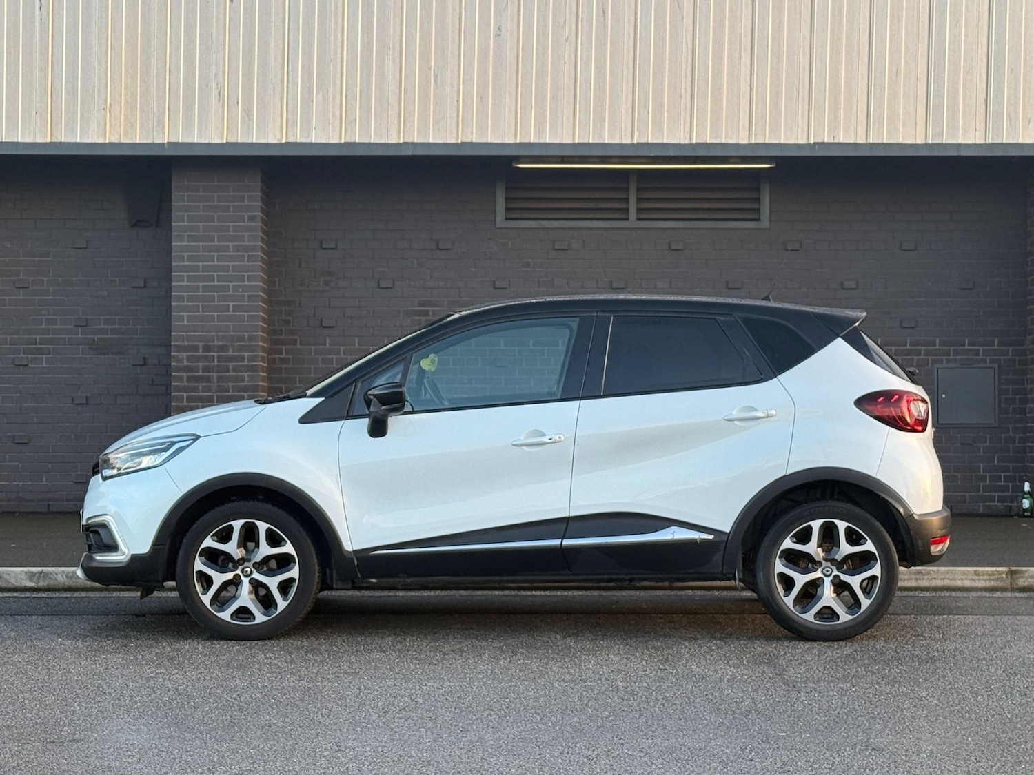 Used Renault Captur 2017 for sale - 76906108: Photo 6