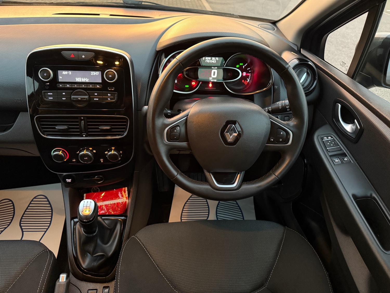 Used Renault Clio 2019 for sale - 76477198: Photo 10