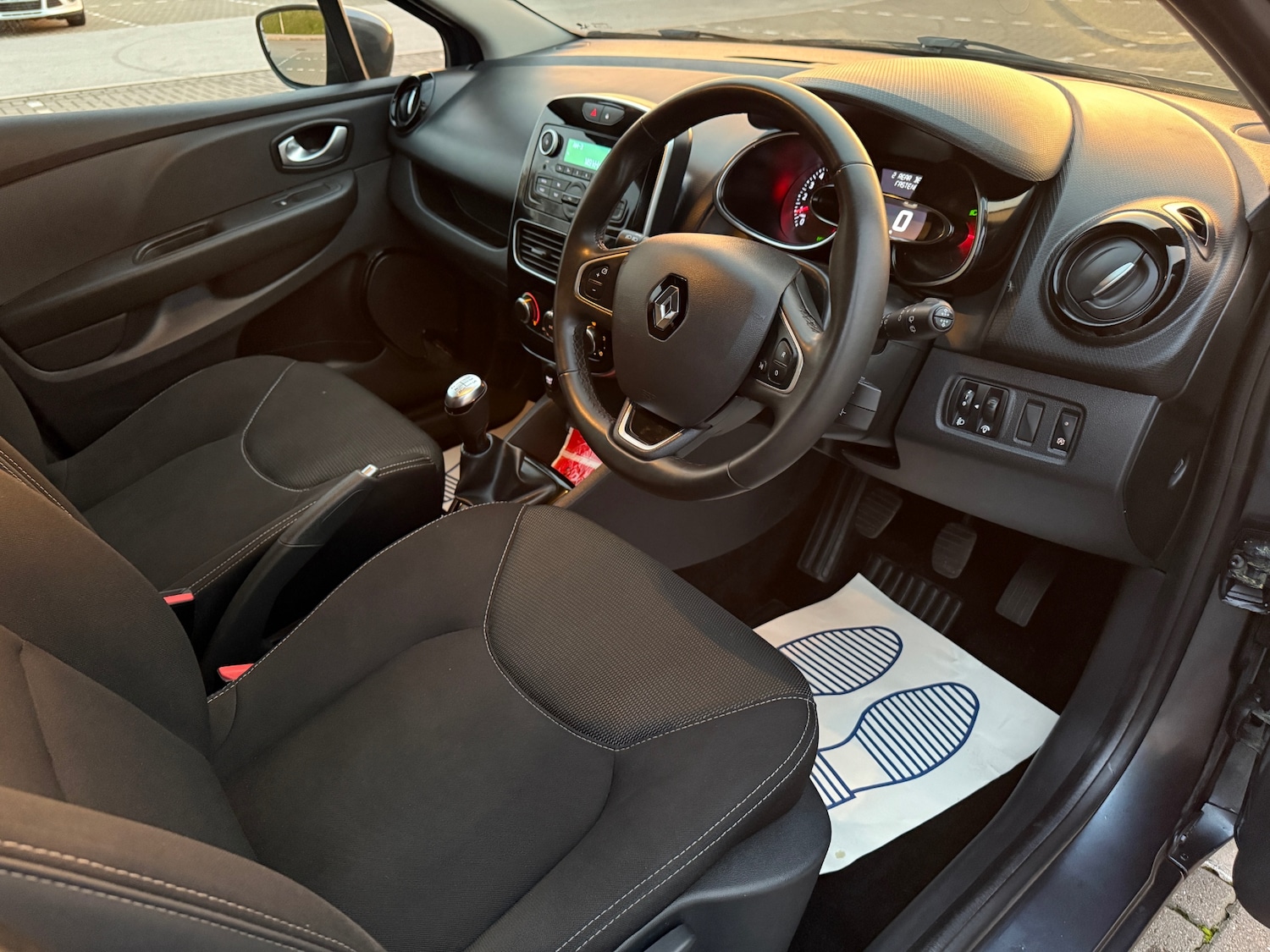 Used Renault Clio 2019 for sale - 76477198: Photo 11