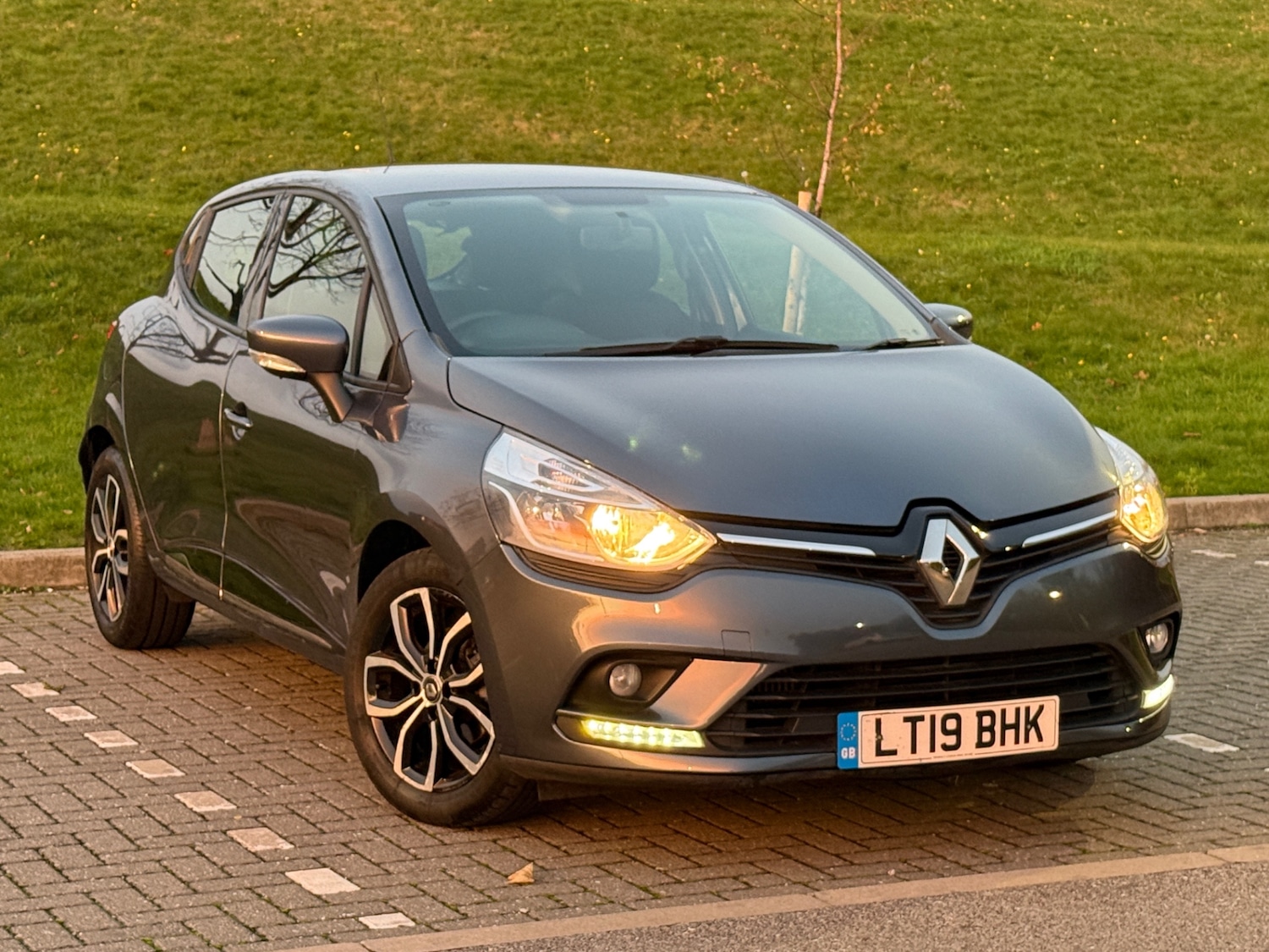 Used Renault Clio 2019 for sale - 76477198: Photo 3