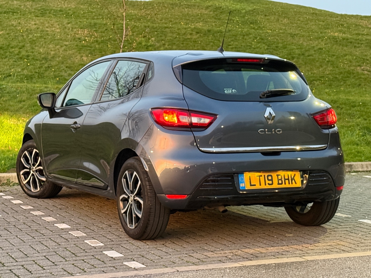 Used Renault Clio 2019 for sale - 76477198: Photo 4