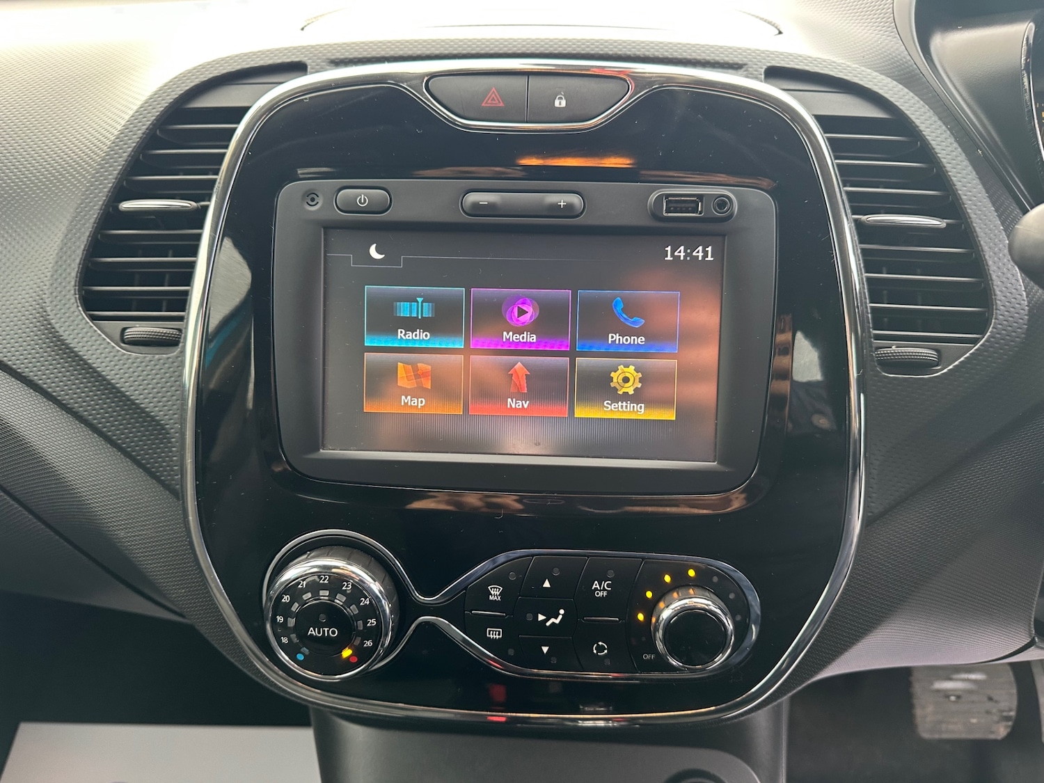 Used Renault Captur 2015 for sale - 77104543: Photo 10