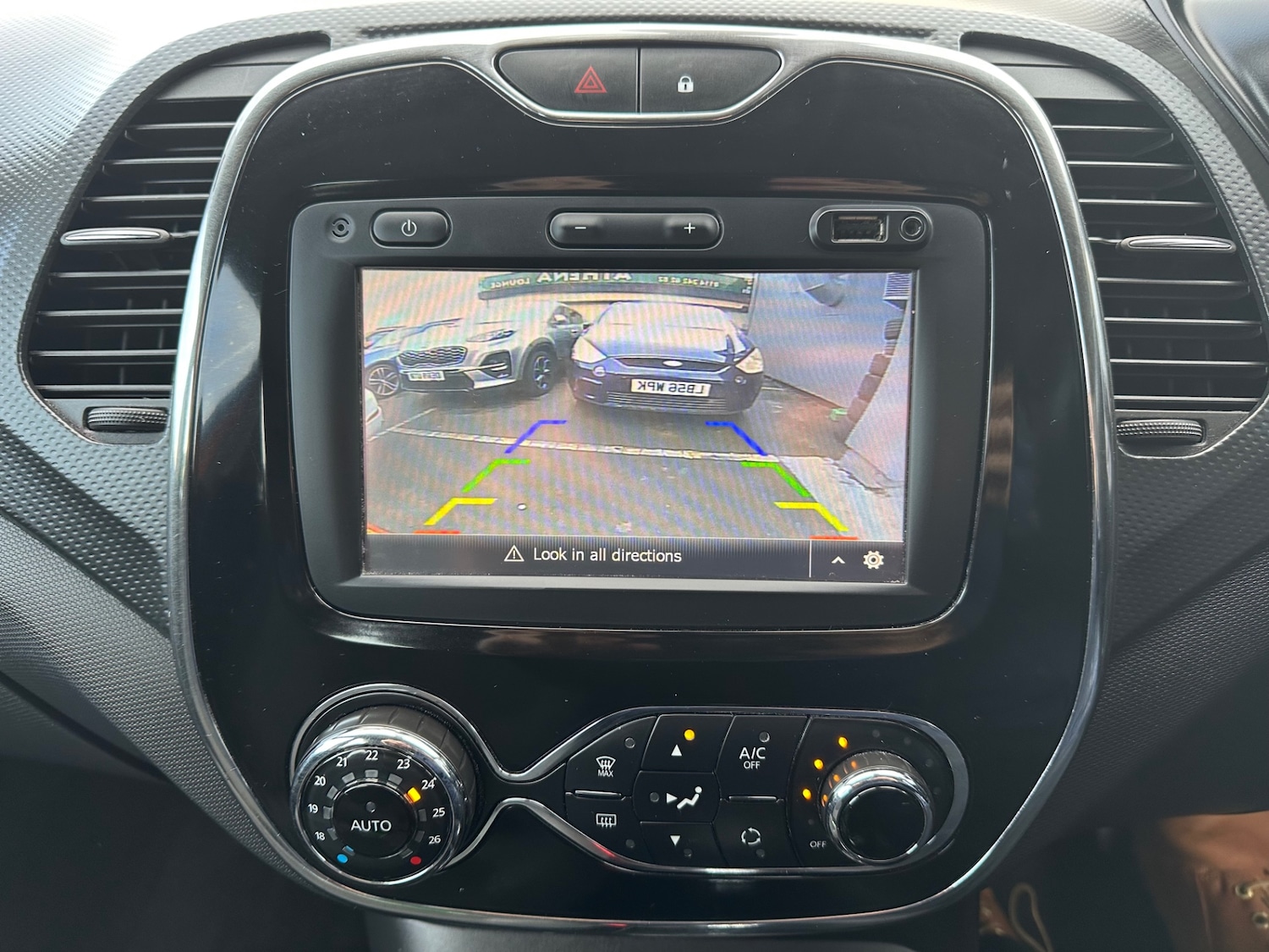 Used Renault Captur 2015 for sale - 77104543: Photo 13