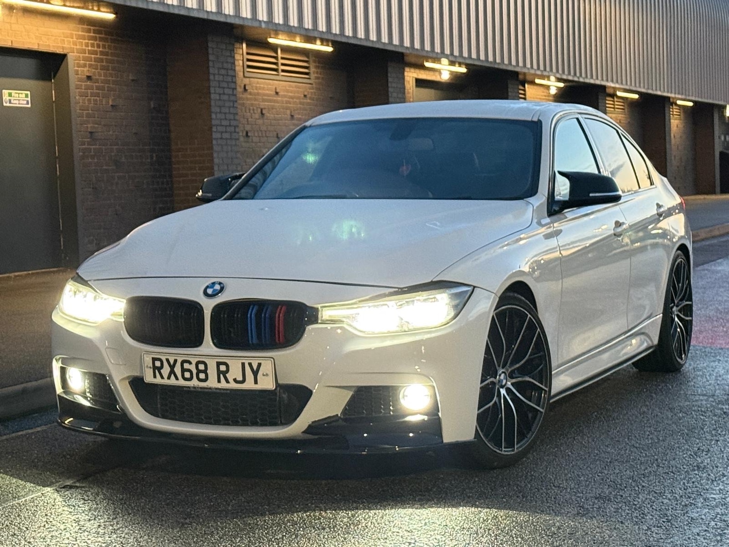 Used BMW 3 Series 2018 for sale - 76734777: Photo 1