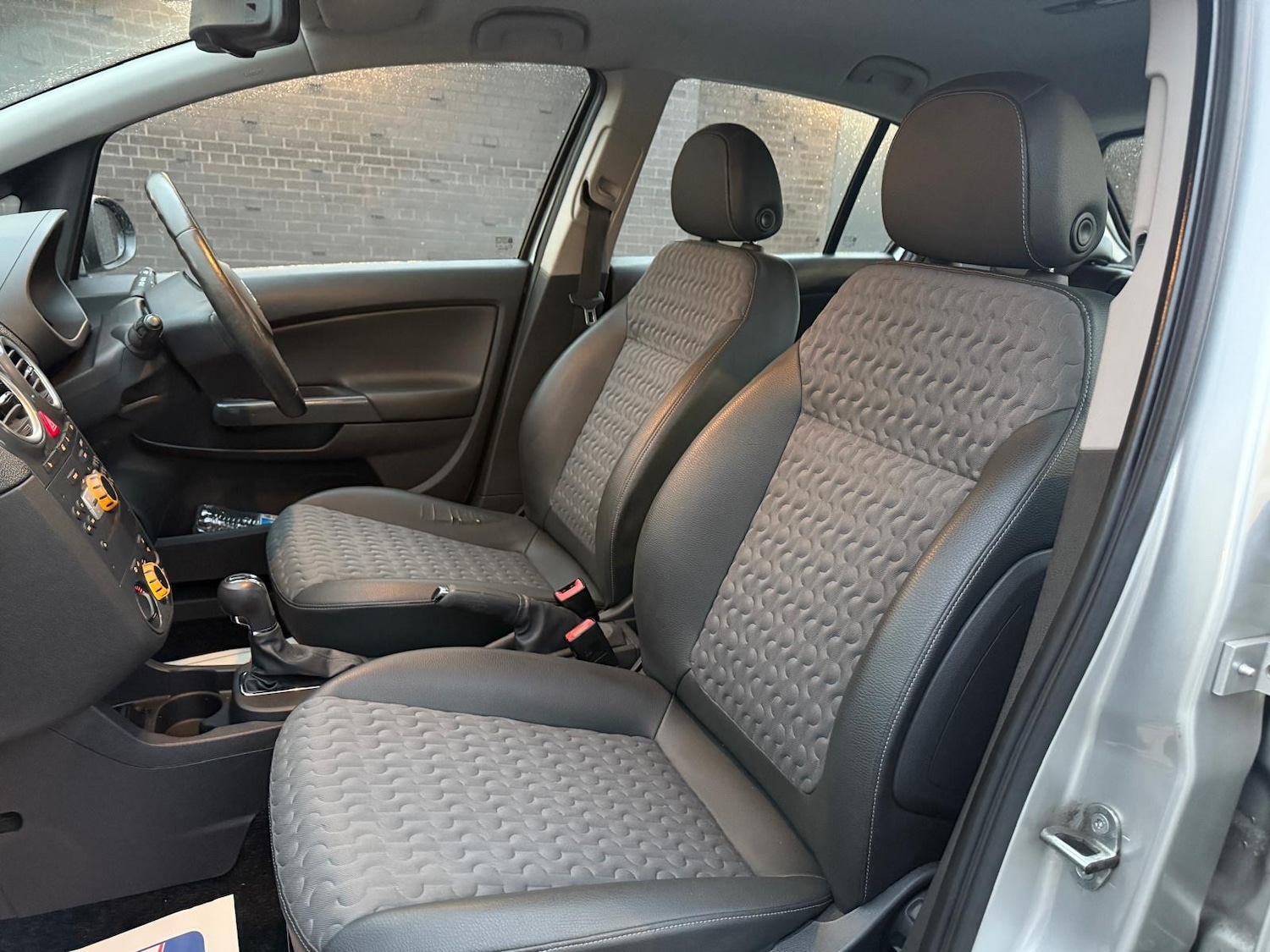 Used Vauxhall Corsa 2011 for sale - 76340838: Photo 12
