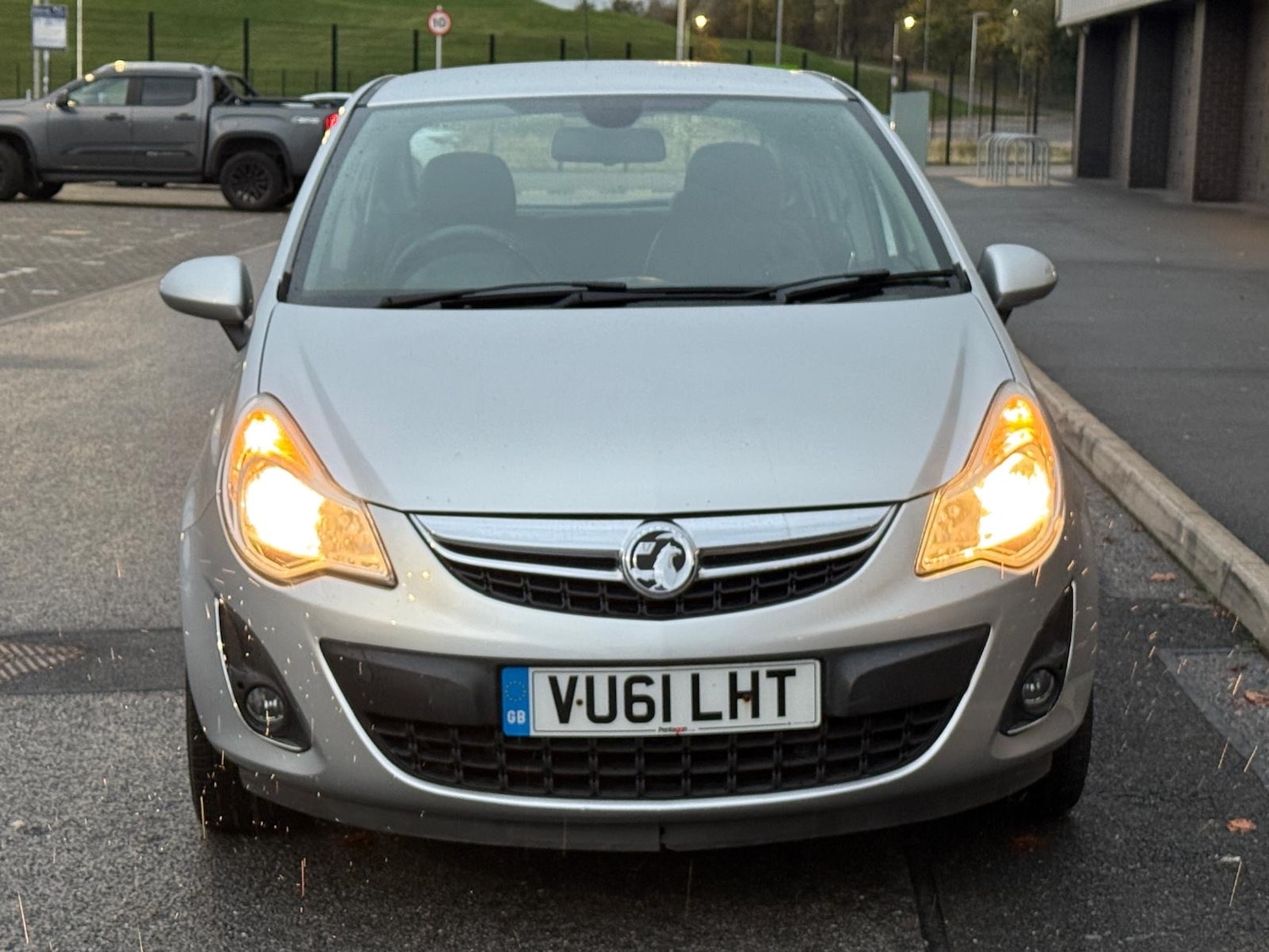 Used Vauxhall Corsa 2011 for sale - 76340838: Photo 2
