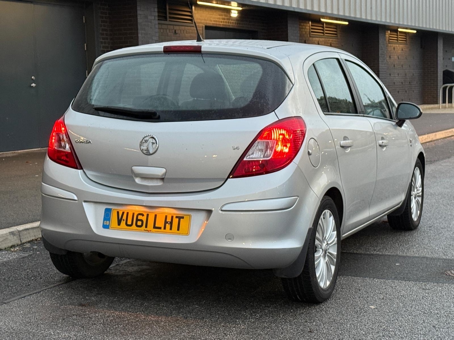 Used Vauxhall Corsa 2011 for sale - 76340838: Photo 6