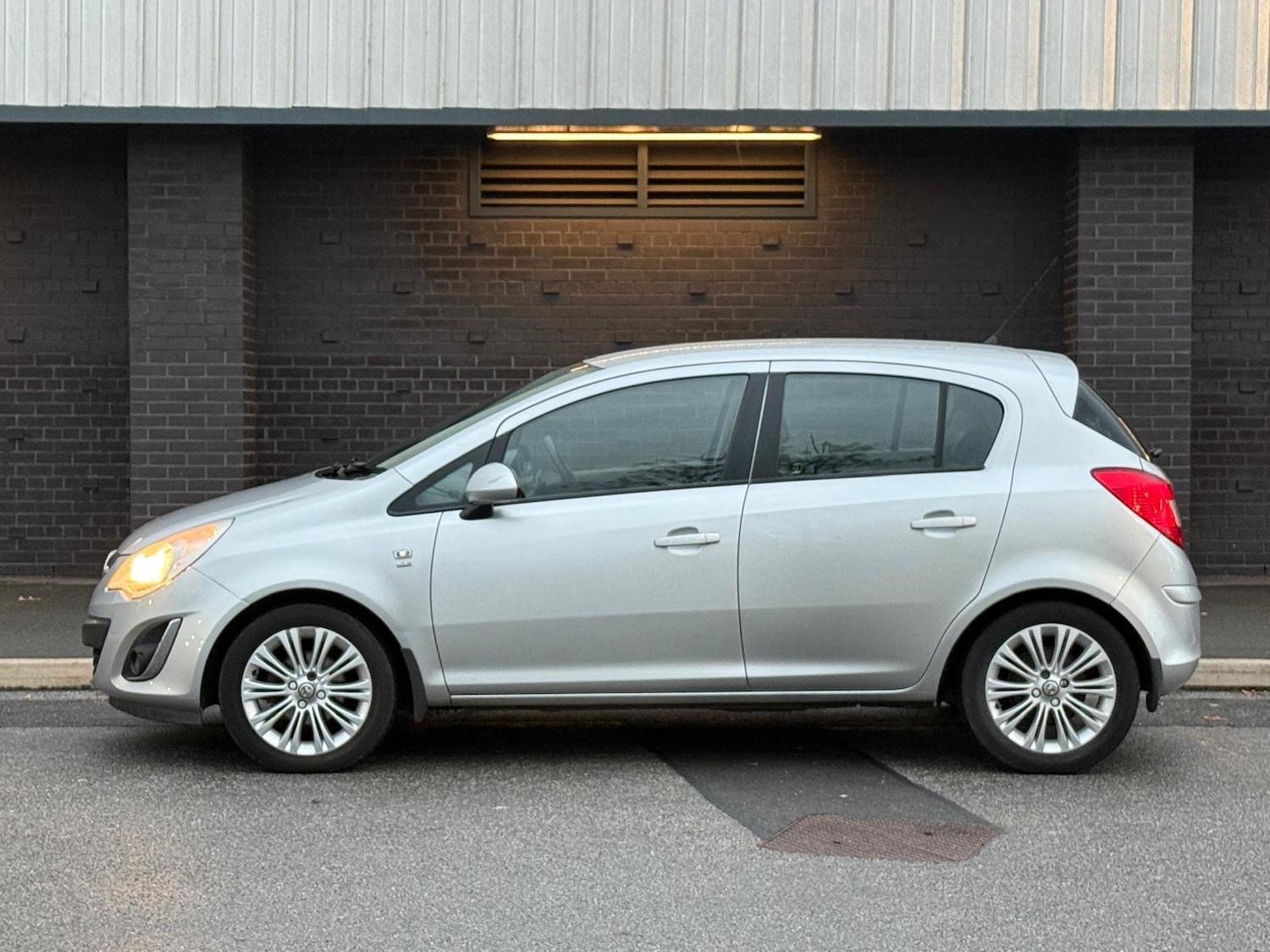 Used Vauxhall Corsa 2011 for sale - 76340838: Photo 7